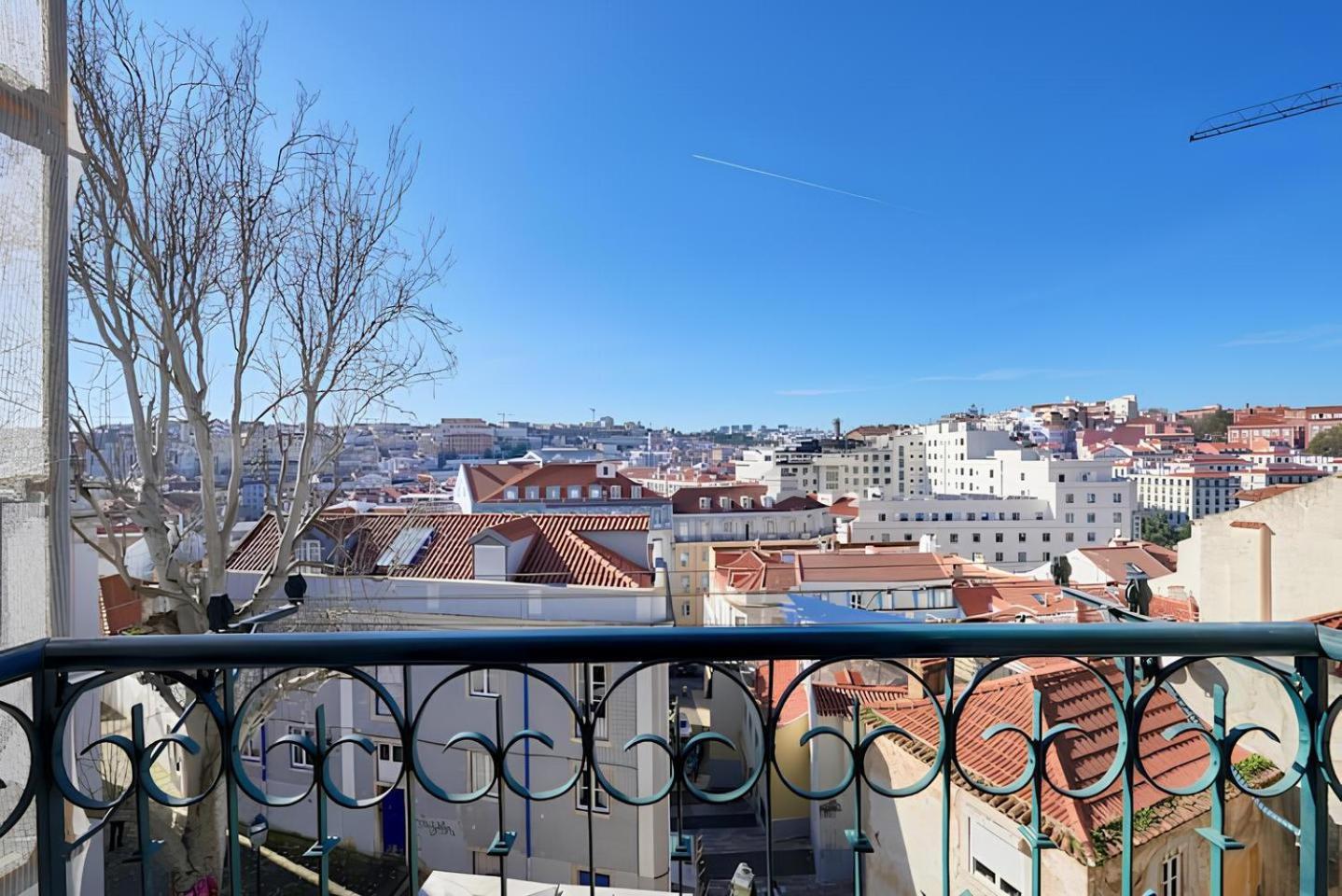 Central & Calm With Great View Lisboa Exteriör bild